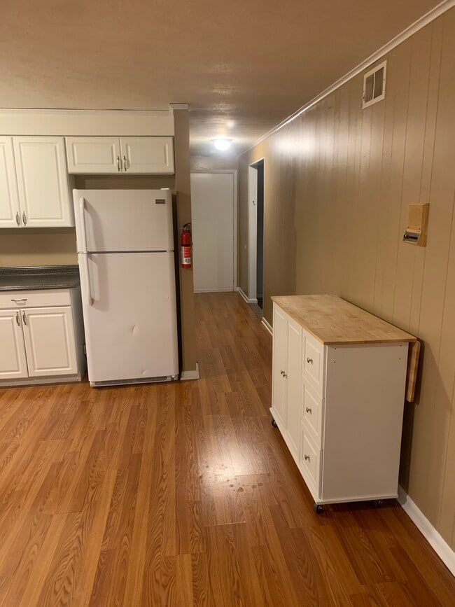 Photo - 1424 Town Hall Rd