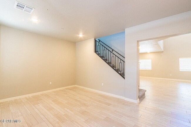 Photo - 249 Emerald Tower Dr