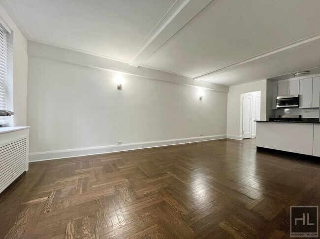 Photo - EAST 38 STREET Unit 1B