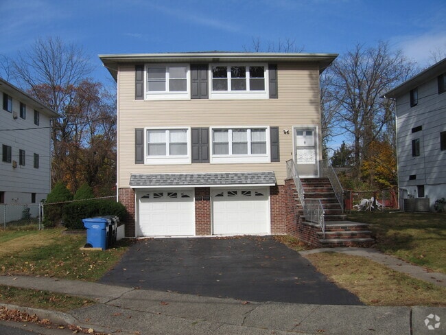 Building Photo - 18 Van Buren Ave Unit 2 Rental