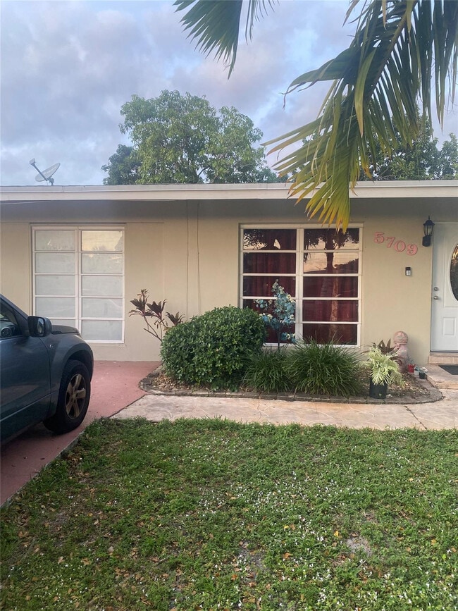 Photo - 5709 NW 23rd St