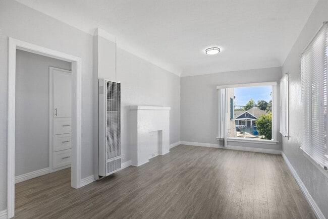 Photo - Spacious 2-Bedroom Apartment in Prime Los ... Unidad 3