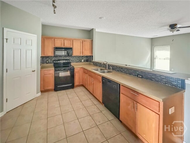 Building Photo - 9 Falkland Ave Rental