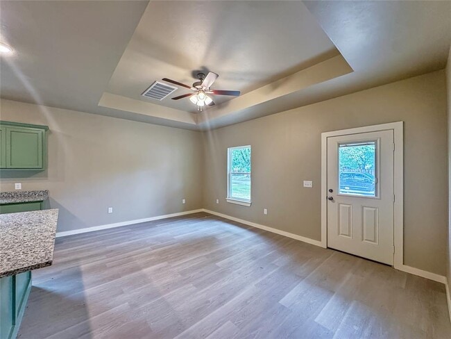 Photo - 412 N Bickford Ave