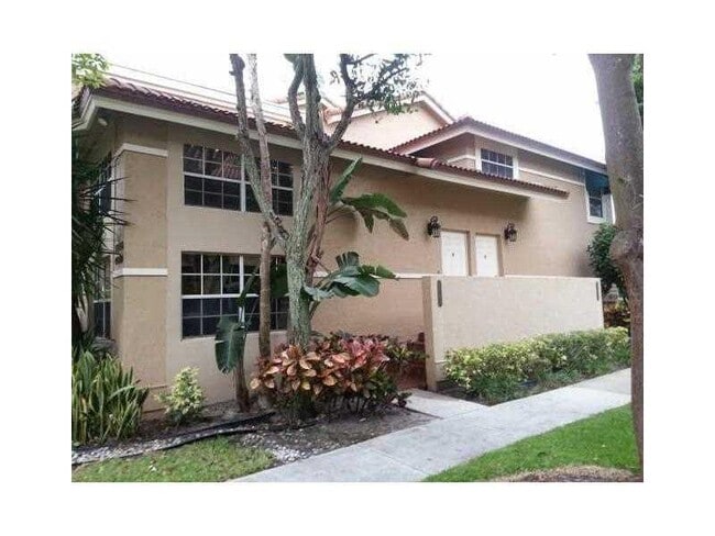 Building Photo - 6542 Via Regina Rental