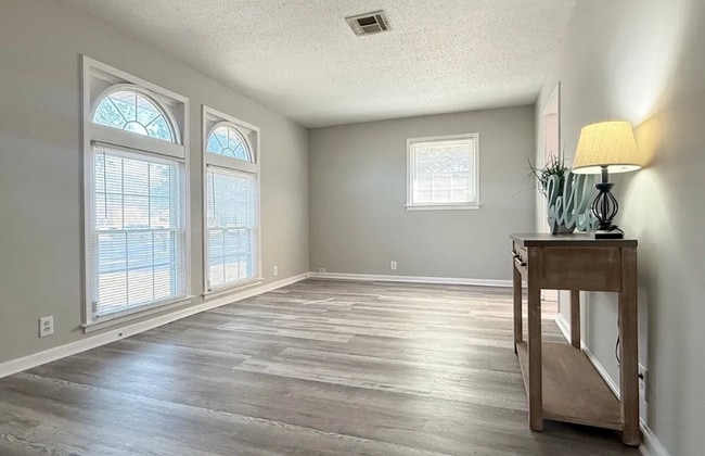 Photo - 341 N Burbank Dr