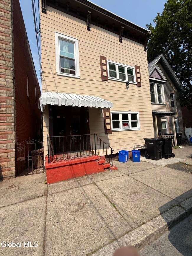 Building Photo - 413 9th St Unit 1