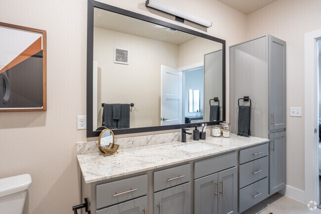 1BR, 1BA - 728SF