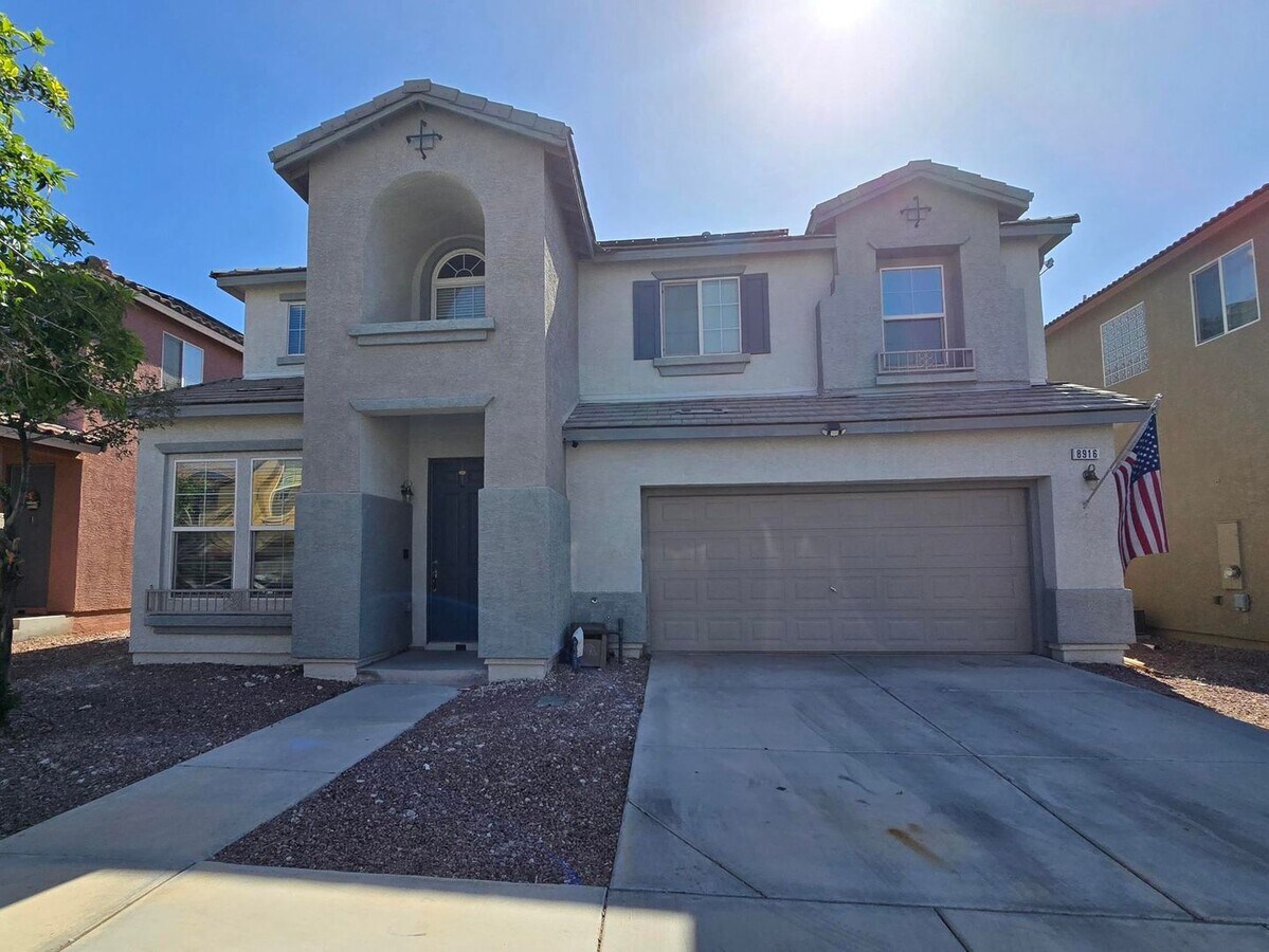 4 Bedroom Home in Kyle Canyon Gated Community - 4 Bedroom Home in Kyle Canyon Gated Community