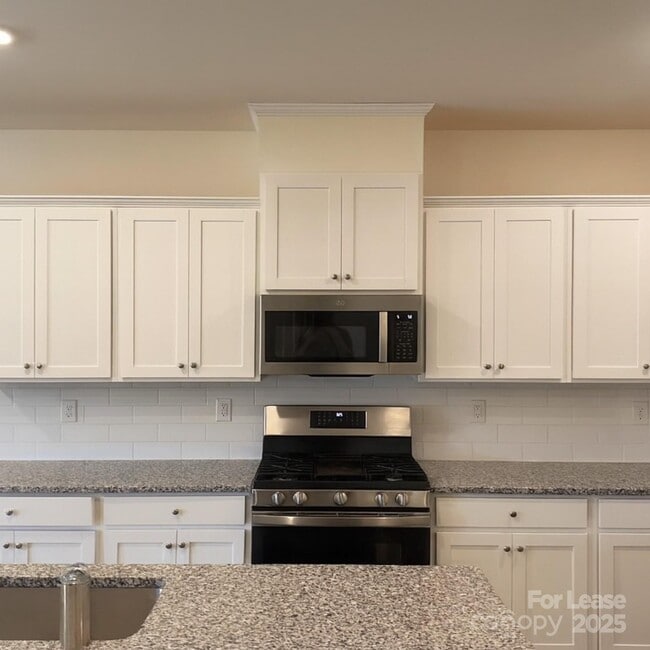 Photo - 2841 Yeager Dr NW