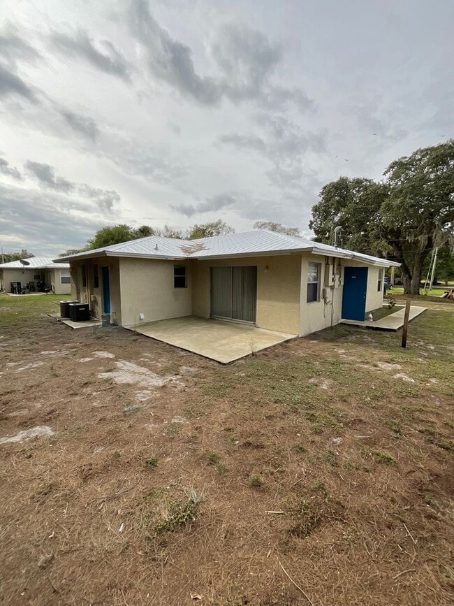 Photo - 2/1.5 Side A of Duplex in Fort Pierce