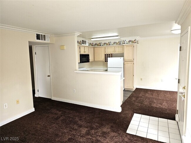 Building Photo - 5710 E Tropicana Ave Unit 2212 Rental