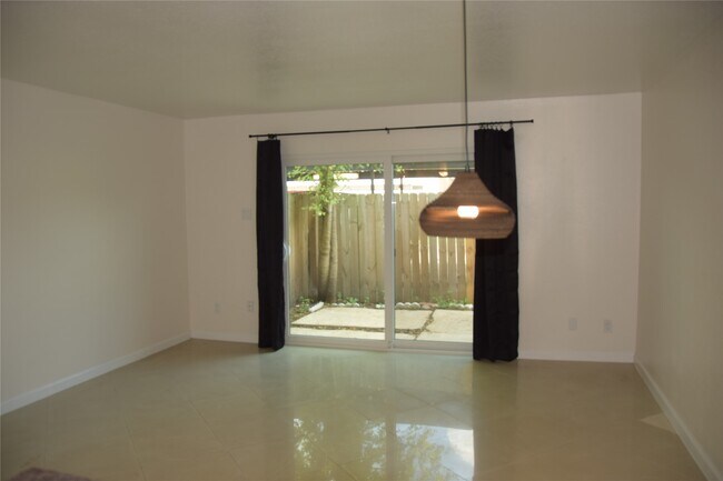 Building Photo - 7827 Leonora St