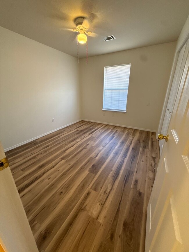 Photo - 1304 Ollie Dr