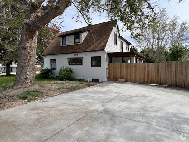 Building Photo - 841 Red Apple Rd Unit 841 Red Apple Rd #B Rental