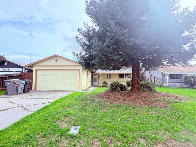 Photo - 1017 Charles St