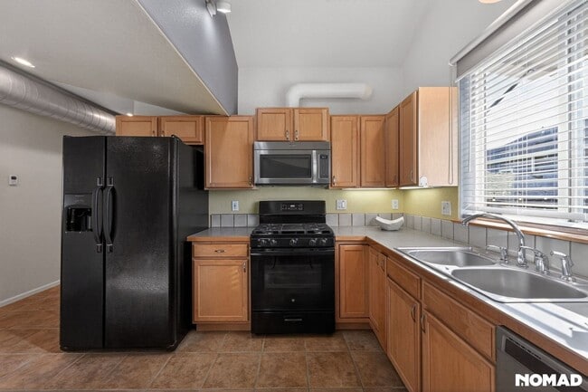 Photo - 230 Briggs St