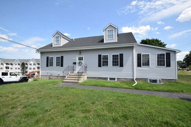 Building Photo - 909 North St Unit A