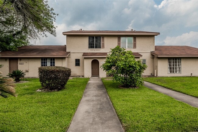 Building Photo - 1803 Country Village Blvd Rental