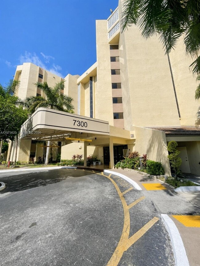 Building Photo - 7300 Radice Ct Unit 503