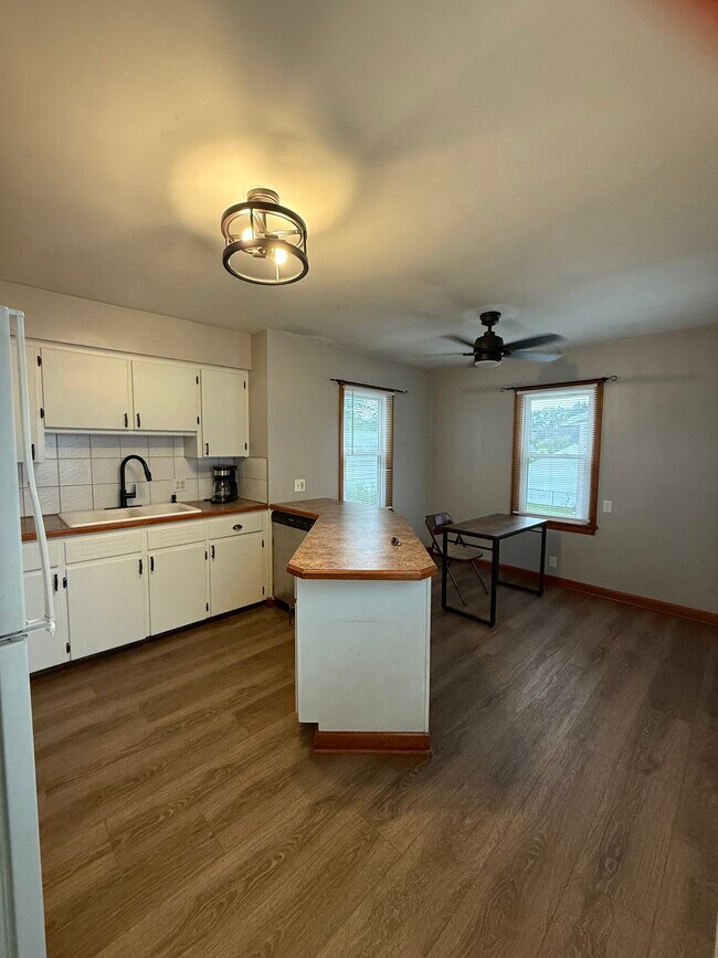 Photo - 788 E Archwood Ave