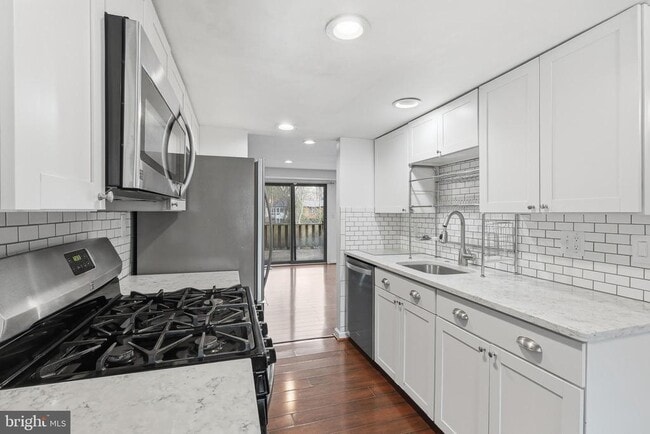 Photo - 5497 Endicott Ln