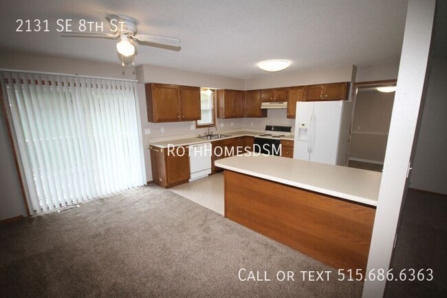 Photo - 2131 SE 8th St