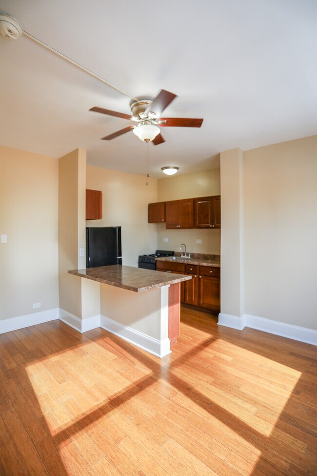 5320 S Cornell Ave Unit 401