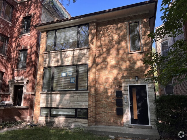 Building Photo - 1726 W Catalpa Ave Unit G Rental