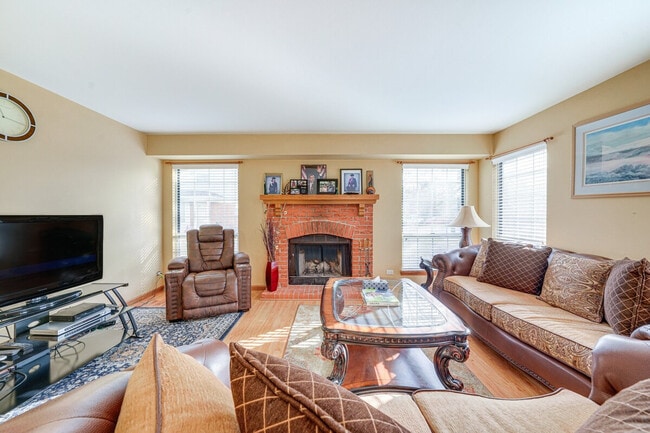Building Photo - 2182 Camden Ln Unit ID1305966P