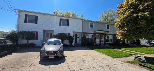 Building Photo - 3502 -12 PLUM STREET ERIE PA 16508 Unit 3508 Plum Street Erie PA 16508
