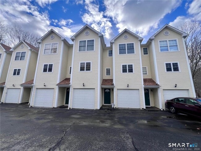 Photo - 527 W Thames St Unit 10