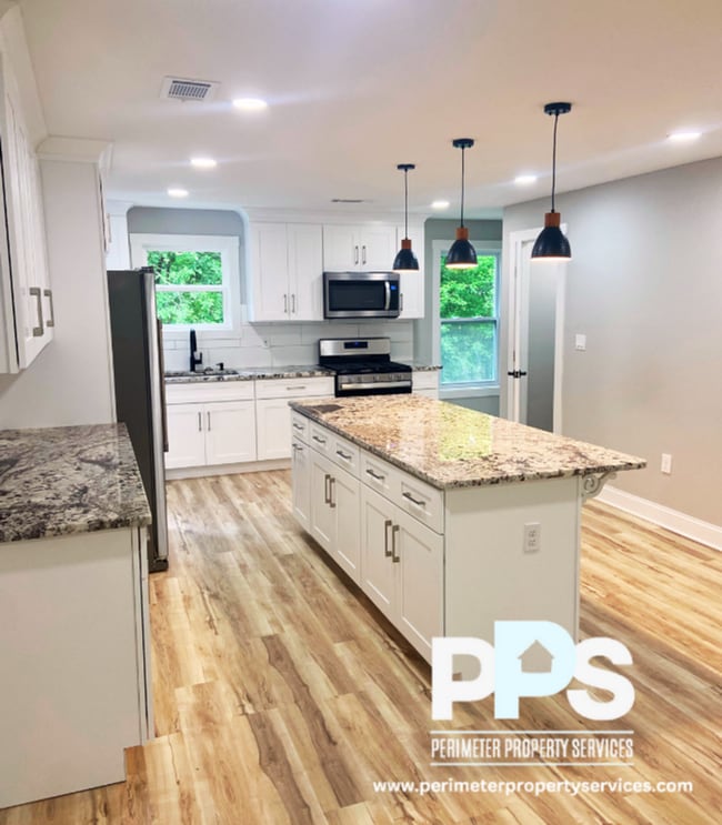 Photo - 254 Carruth Dr SE