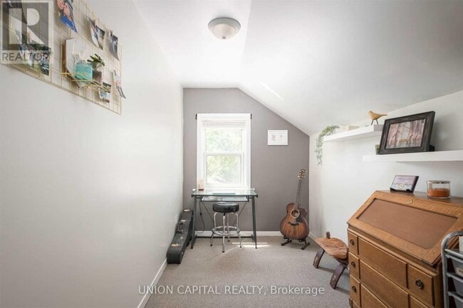 Photo - 207 Perry St