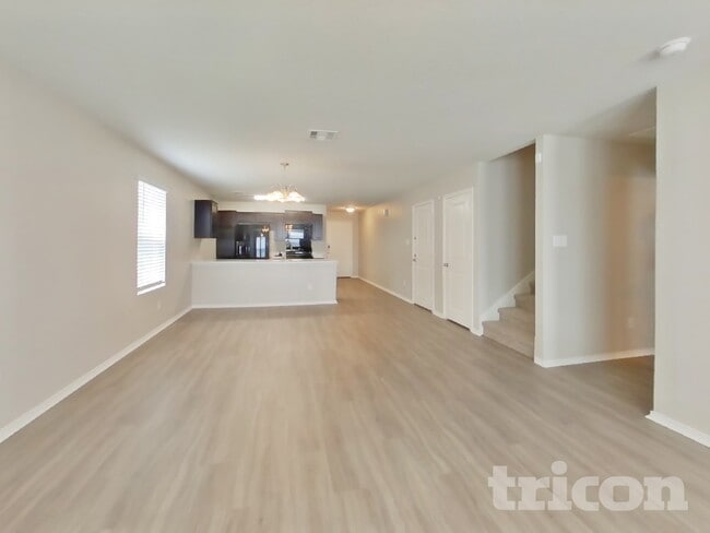 Photo - 421 Moonvine Way