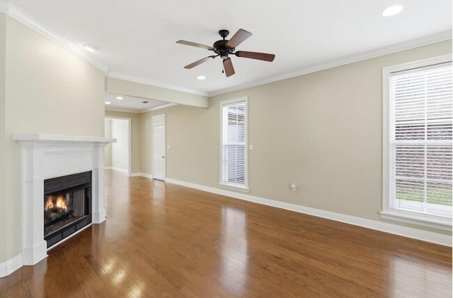 Photo - 44 Bridgefield Ct