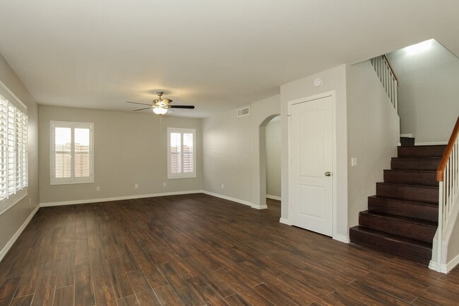Photo - 5541 W Wood St