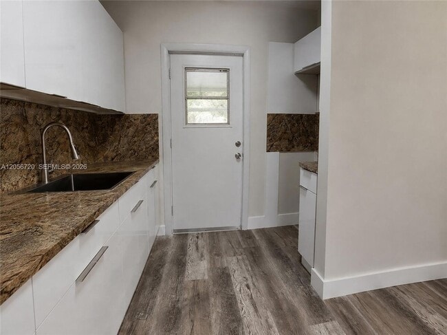 Photo - 740 NW 130th St