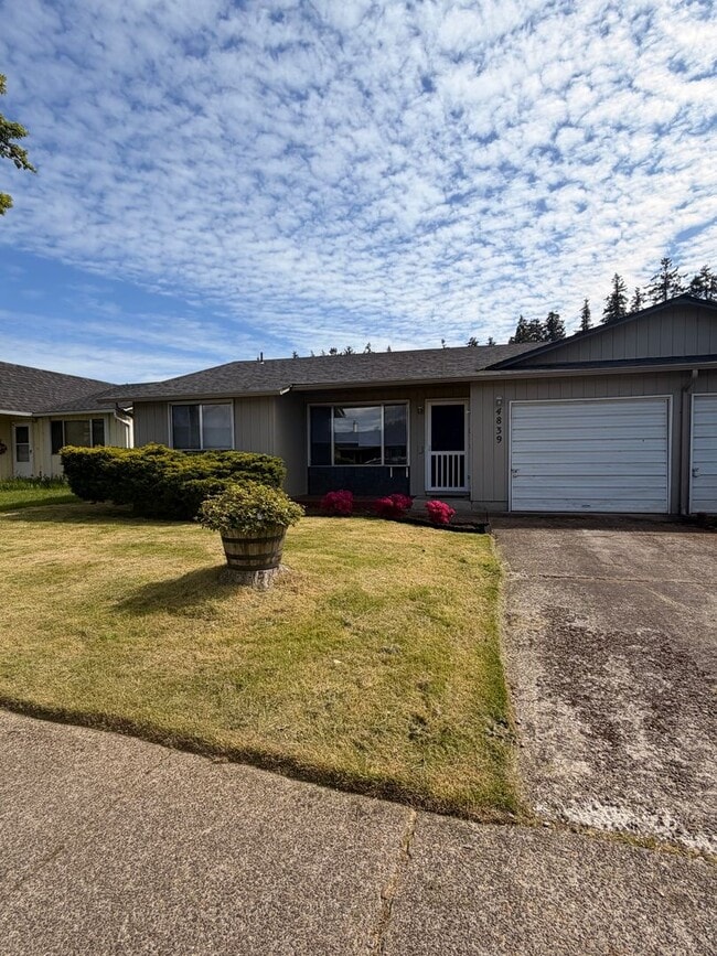 Building Photo - 2-Bedroom Duplex in Thurston