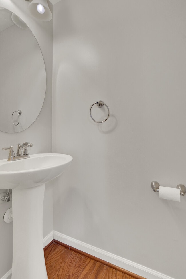 Photo - 1269 Elderslie Ln