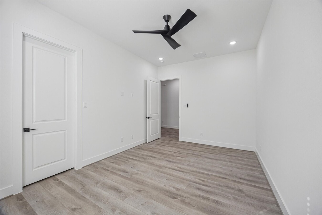 Photo - 6642 Lozier St