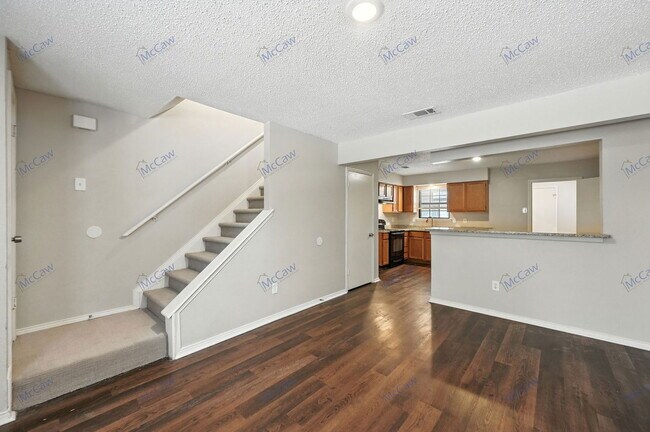Photo - 210 Rolston Rd