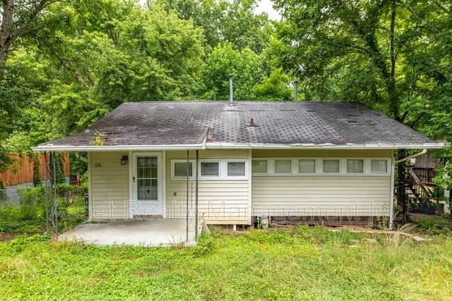 Building Photo - 126 Wellington Cir