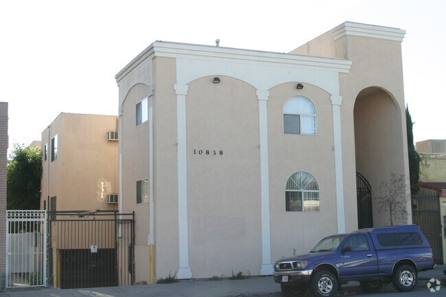 NoHo Boulevard Apartments