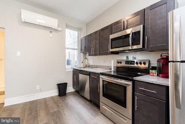 Building Photo - 1202 N 7th St Unit 1F