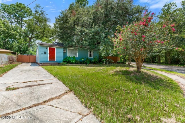 Photo - 2892 Gilmore St