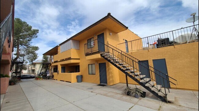 Photo - 1329 Kari Lee Ct Unidad C