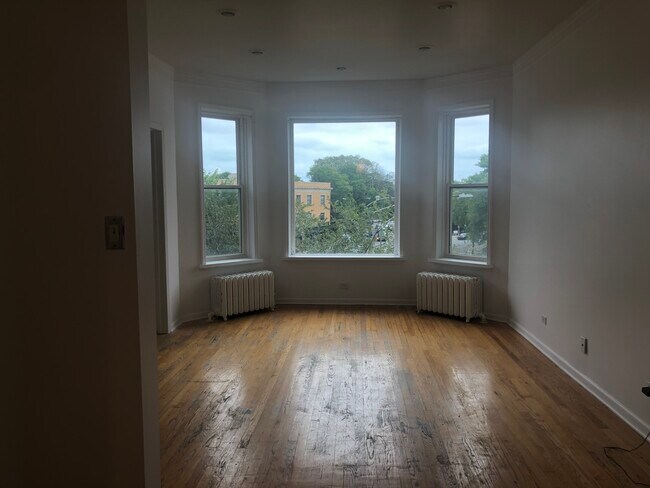 Photo - 2614 N Kedzie Ave Unidad 3