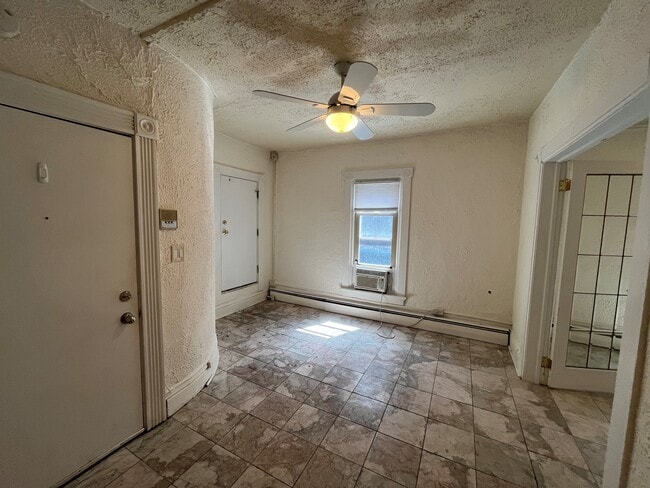 Photo - 613 State St Unidad 1