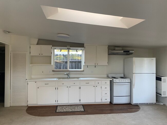 Building Photo - 474 N Turnpike Rd Unit Studio